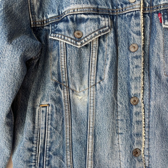 Levi’s Denim Sherpa Trucker Jacket Size: Small - Picture 7 of 9